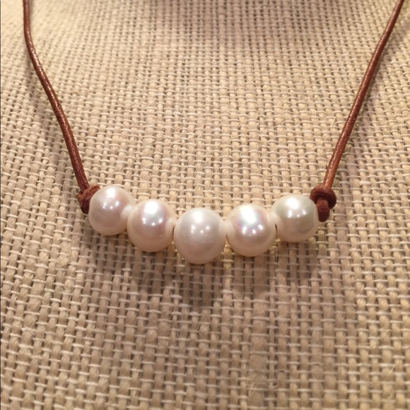 🐚Genuine Freshwater Pearl & Leather Necklace 🐚 - Picture 3 of 6